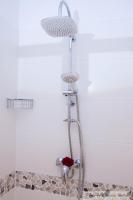 Kamer met Kingsize Bed en Uitzicht op Meer