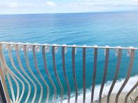 Zimmer mit Queensize-Bett und Meerblick