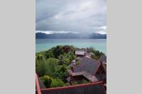 Gaze 2: Modern Tropical Seaview Villa - B&B