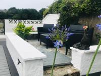 Waters Edge Holiday Home in Hayle, West Cornwall - B&B