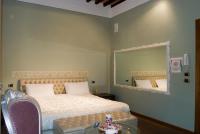 Zimmer mit Kingsize-Bett