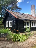 Havsnära 1700-tals Timmerstuga - Bed and Breakfast