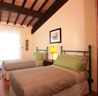 Twin Room with Private External Bathroom