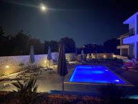 1oak rentals - B&B Vir