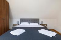 B&B Brasov - AKI GRAY Apartment - Bed and Breakfast Brasov