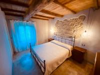 Camera Matrimoniale con Vista Giardino