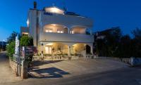 Apartments Villa Filip - Bed and Breakfast