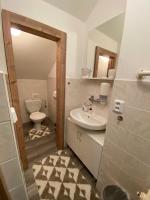 Vierbettzimmer mit eigenem Bad