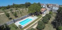 Family friendly house Tomazin - B&B