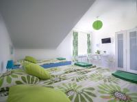 Dreibettzimmer mit Bad