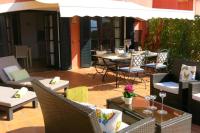 Apartamento en el Puerto de Sóller con gran terraza privada y vistas al mar. Piscina comunitaria. Localizado en un zona tranquila y muy soleada. Wifi gratis disponible. Parking. - Chambres d'hôtes Port de Sóller