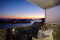 Monolocale su 2 Livelli con Balcone