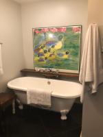 Zimmer mit Kingsize-Bett