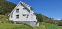 Irenegarden - Fjord view holiday home - B&B Lauvstad