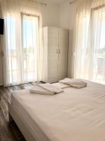 Dreibettzimmer mit Balkon