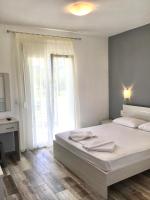 Doppelzimmer mit Balkon und Meerblick