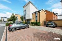 Elephant Court - Comfortable, spacious house with parking - B&B