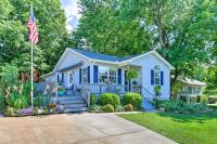 B&B Mooresville - Lake Norman Home with Porch - Across from Marina! - Bed and Breakfast Mooresville