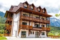 Yael Luxury Apartments 3 - Bed and Breakfast Buşteni