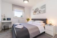 NEW large app near sea, cozy 3 Bedrooms and 2 Bathrooms - Chambres d'hôtes Pula
