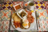 The Red Red Robin Cottage - B&B