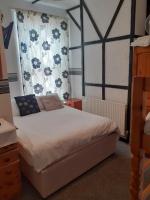 Basic Double Room with Shared Bathroom