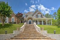 B&B Acworth - Private Forest Mansion Movie Theatre, On-Site Gym - Bed and Breakfast Acworth