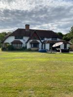 Chichester Retreat with Large Private Mature Garden - B&B Chichester