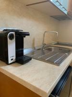 Studio mit seitlichem Meerblick