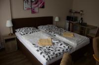 Doppel-/Zweibettzimmer mit Dusche