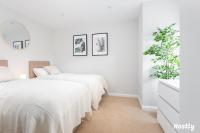 Turtle and Rabbit - Comfortable and Spacious Houses - B&B Slough