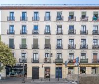 Uma Suites Atocha - B&B Madrid