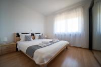 Apartamento de 1 dormitorio con balcón y vistas al mar