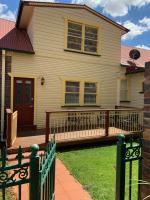 City Center - Comfortable 2-Bedroom Apartment - Bed and Breakfast