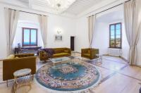 Authentic Middle Ages apartment in the Castle - Bed and Breakfast Clarens