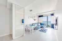Apartment with Sea View and Paid Parking