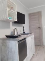 Zimmer mit Queensize-Bett und Balkon