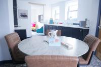 New street Luxury town house in the centre of Holt with free PARKING for one car - Chambres d'hôtes Holt