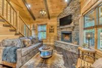 Noir Pine Creekside Chalet - B&B Gatlinburg