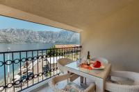 Two-Bedroom Apartment with Sea View (4 Adults)