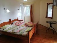 Doppel-/Zweibettzimmer mit Bad