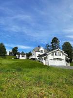 Visit Leif at Senja - B&B Gibostad