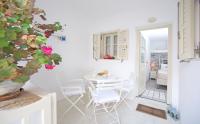 Family Studio (2 Adults + 2 Children)