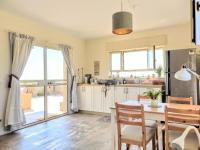 Chambre Lit Queen-Size avec Balcon