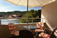 Apartmenthaus Kosirina-Tisno - B&B Tisno