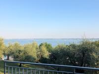 Apartment with Lake View