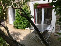 One-Bedroom Apartment (3 Adults)