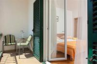 Apartamento de 3 dormitorios con balcón