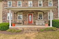 Farmhouse on River, 12 Miles to Liberty Mountain - Bed and Breakfast