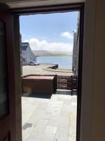 Spacious home by the sea in Scalloway. - Ferienwohnung Scalloway